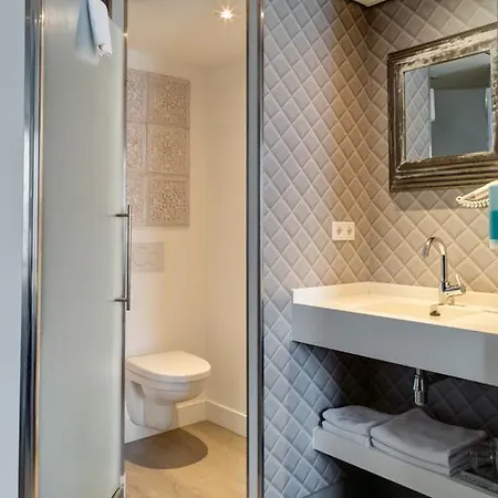 Отель De Beurs Хоофддорп