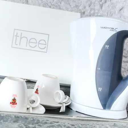 Отель De Beurs Хоофддорп