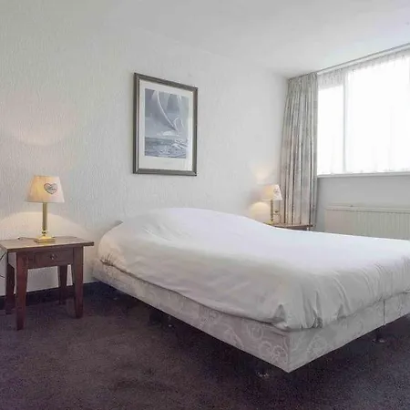 Отель De Beurs 4*