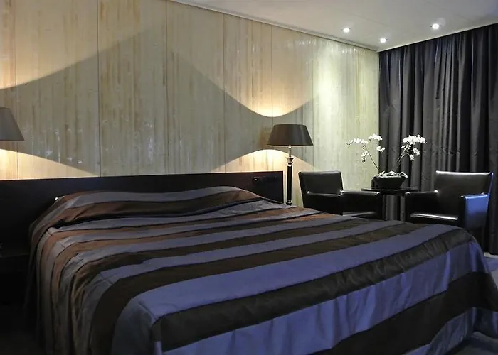Hotell De Beurs 4*
